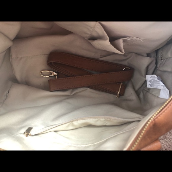 White and tan floral print handbag with gold stone - Picture 5 of 7